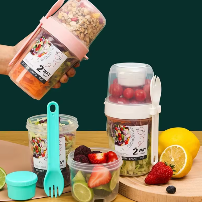 Carry Colazione Tazza Tazze per insalata Yogurt portatile Cereali Farina d'avena Snack Contenitori per parfait Supporti per condimenti per insalata con coperchio Forchette